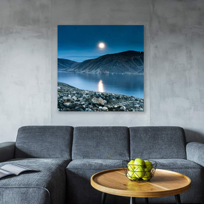 Lune illuminant l'océan bleu X04
