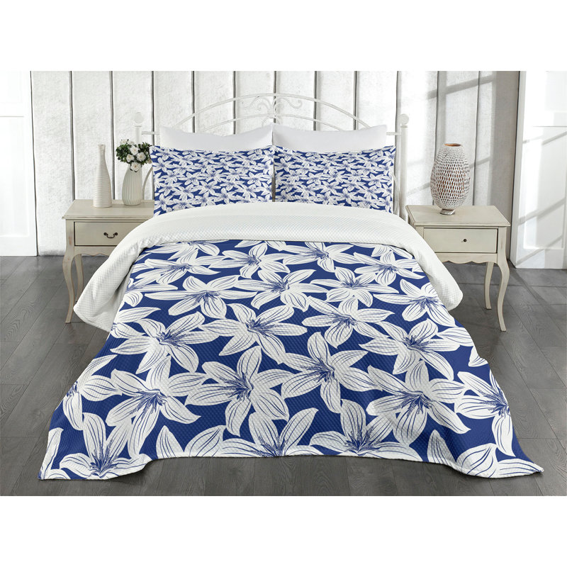 Queen White and Blue Quilted Bedspread Set with Pillow Shams