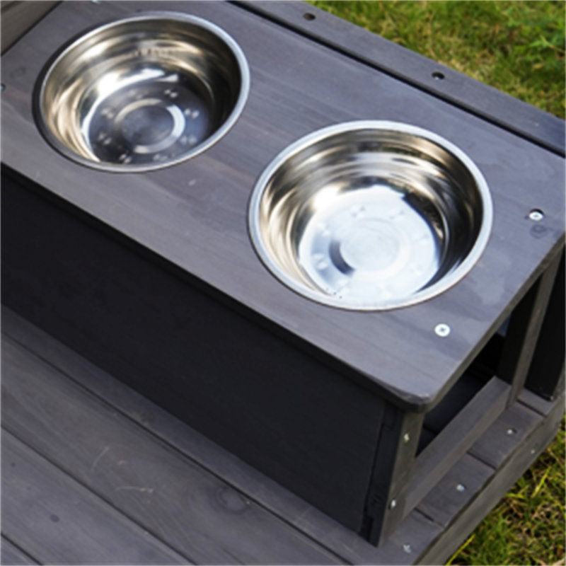 Grande niche pour chien avec balcon