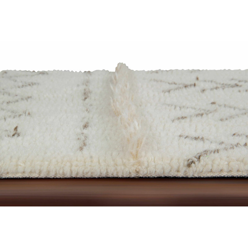Bohemian Classics Hand Tufted Wool Moroccan Area Rug in Natural/Almond Frost/Sandstone, Rectangle 5'7" x 8'