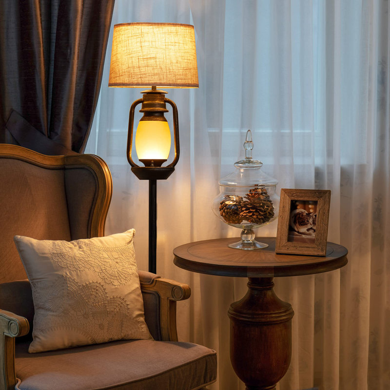 Lampe sur pied traditionnelle 66 po Bucholz