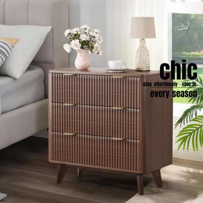 Table de chevet cannelée moderne 32 po avec 3 tiroirs, table de bout à profil courbé pour chambre à coucher et salon