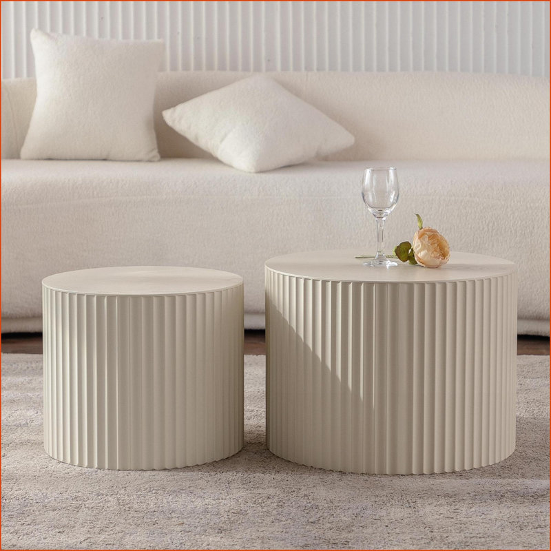 Ensemble de 2 tables basses gigognes beiges modernes, avec des lignes gaufrées peu encombrantes, faciles à nettoyer