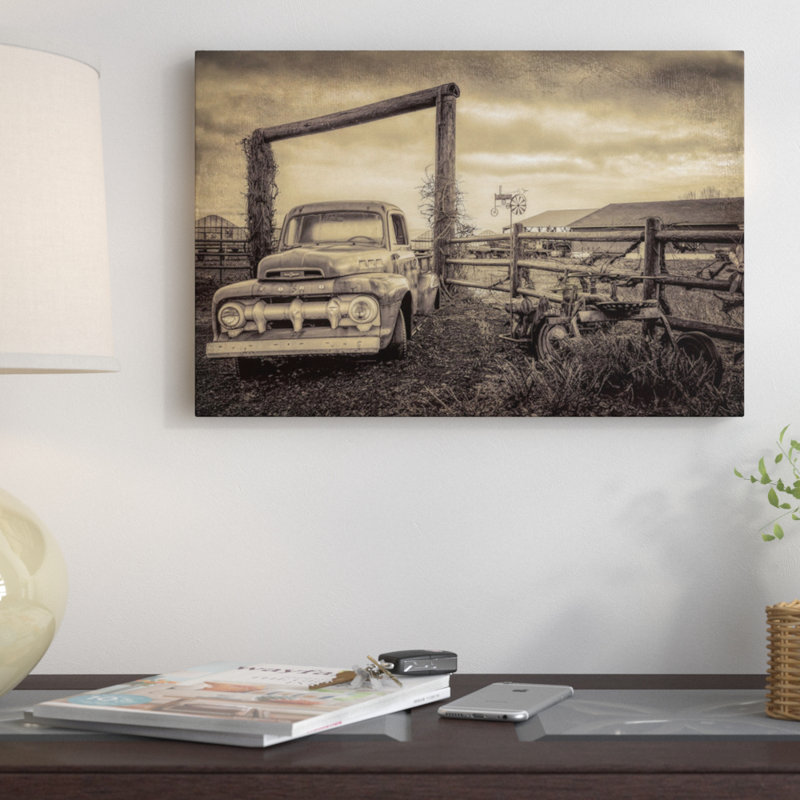 «Old Ford at the Farm» par Don Schwartz - Estampe numérique sur toile tendue avec châssis, H 40 po x l 60 po x P 1,5 po