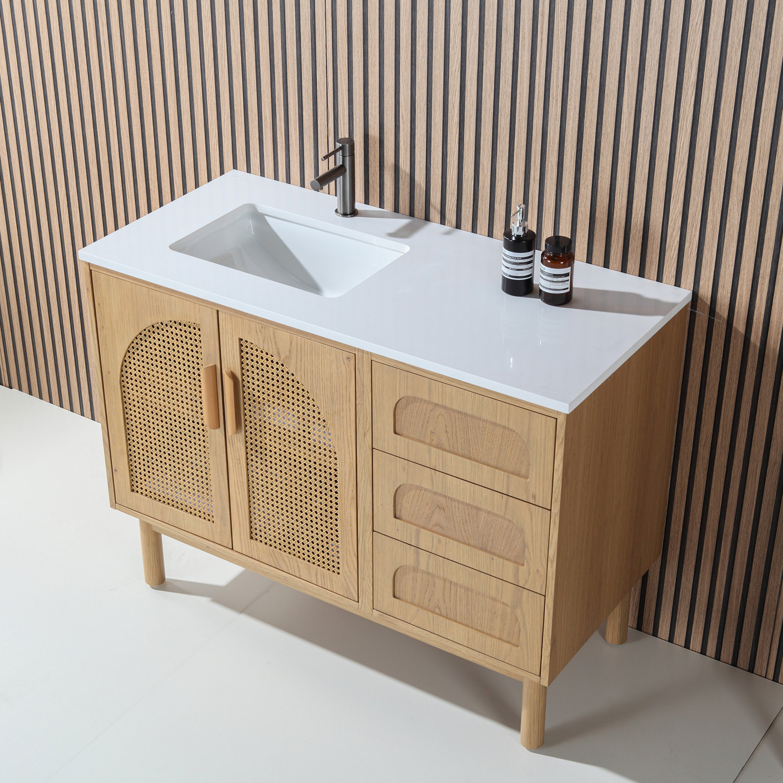 Emir 47.24'' Single Bathroom Vanity with Quartz Top, Pecan Oak