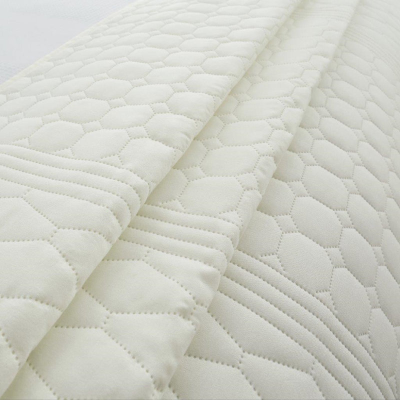 Lauralie Pin Sonic Bedspread