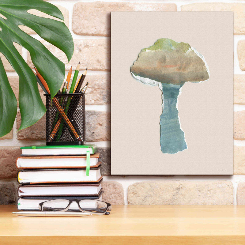 «Mushroom Home» par Kamdon Kreations - impression sur toile tendue, H 16 po x l 12 po x P 0,75 po