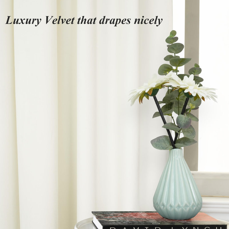 Ensemble de rideaux en velours 2 panneaux Dessy, L 52 po x L 96 po, Blanc