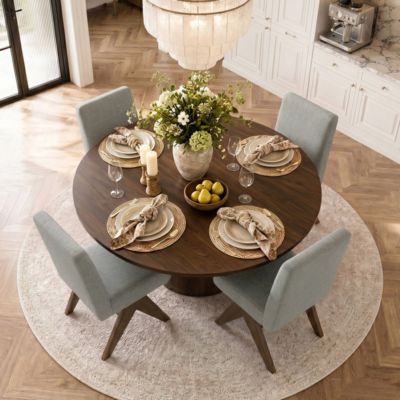 Ensemble de table de salle à manger 4 personnes Sueann avec table ronde unie et 4 chaises rembourrées, Gris