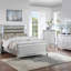 Mobilier de chambre à coucher moderne grand lit 2 x tables de chevet avec lumières DEL et panneau de verre horizontal capitonné argenté-987978222