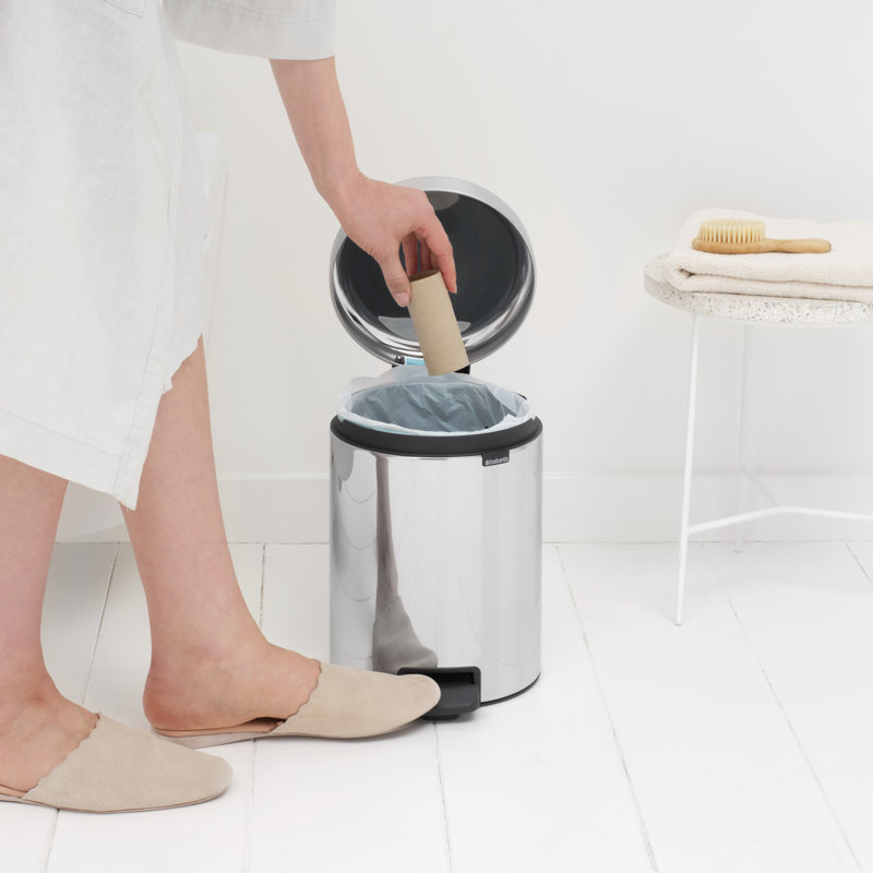 Poubelle à pédale NewIcon Brabantia, 1,3 gallon (5 litres), Acier brillant