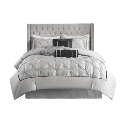 Elegant Grey Bedding Sets, Polyester Material, Tufted Design, Ideal For King Size Bedrooms