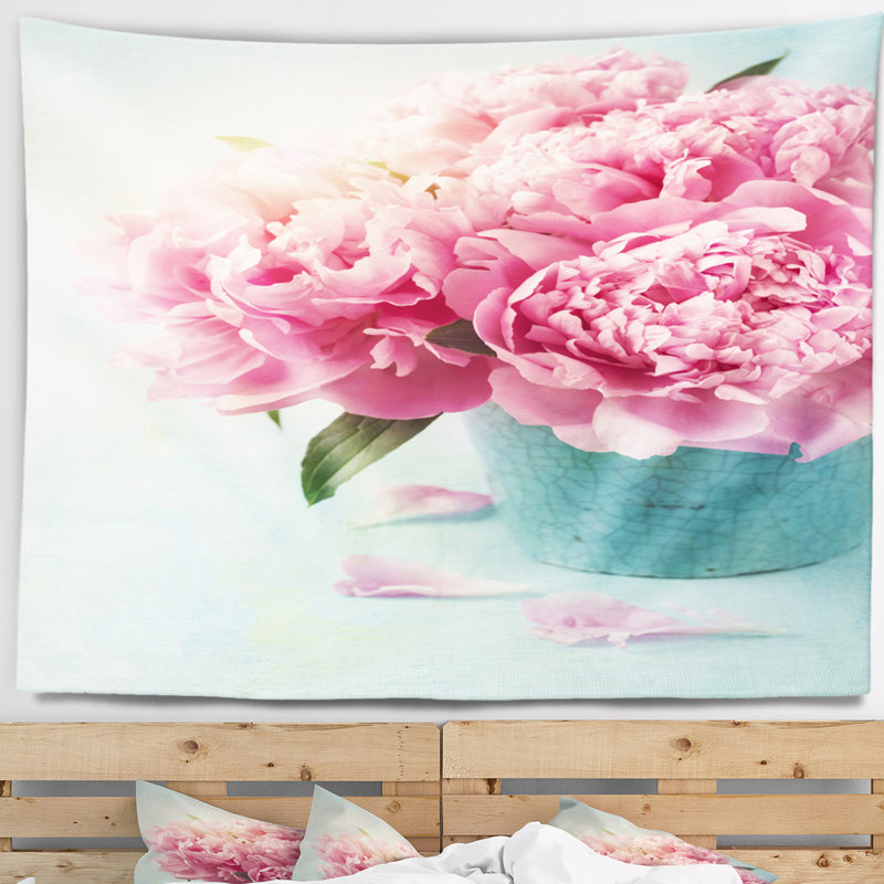 Pivoine floral rose en vase tapisserie, H 32 po x l 39 po