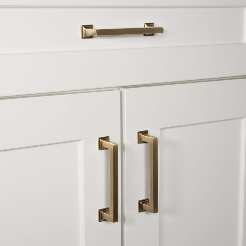 Grandeur Geneva 4" Brass Handle Pull, Vintage Brass