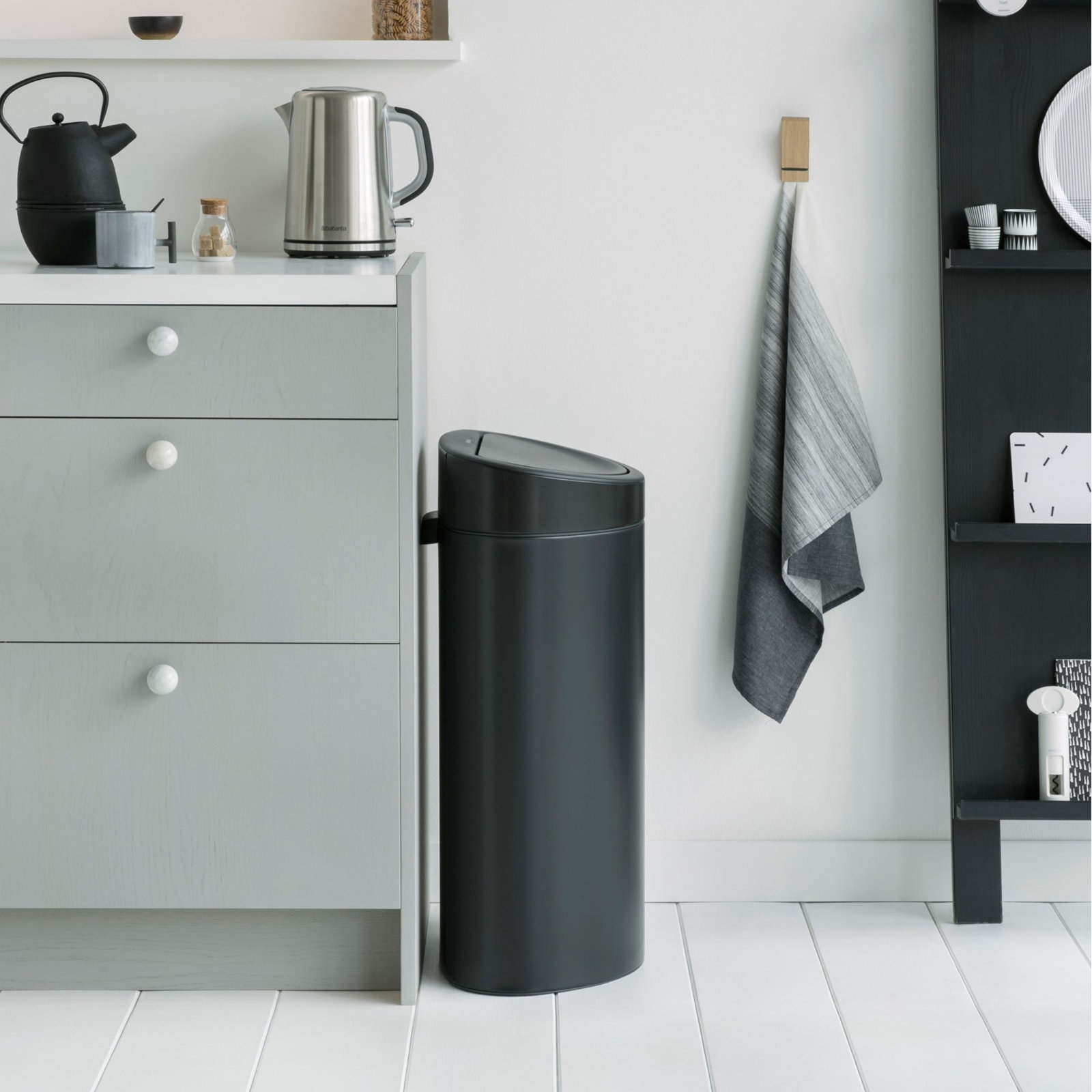 Brabantia 10.6gal Touch Top Trash Can, Matte Black