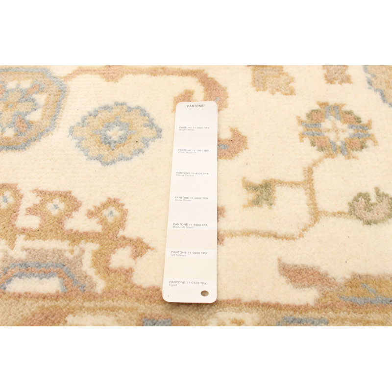 Tapis décoratif blanc/beige en laine de conception unique 4 pi 11 po x 7 pi 9 po Desideriu noué à la main New Age