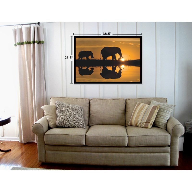 «African Silhouette (Elephants on Horizon)» par Jim Zuckerman, reproduction de photo encadrée