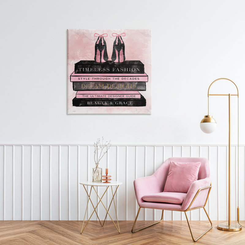 Pile de livres Blush, par Natalie Carpentieri, H 30 po x l 30 po