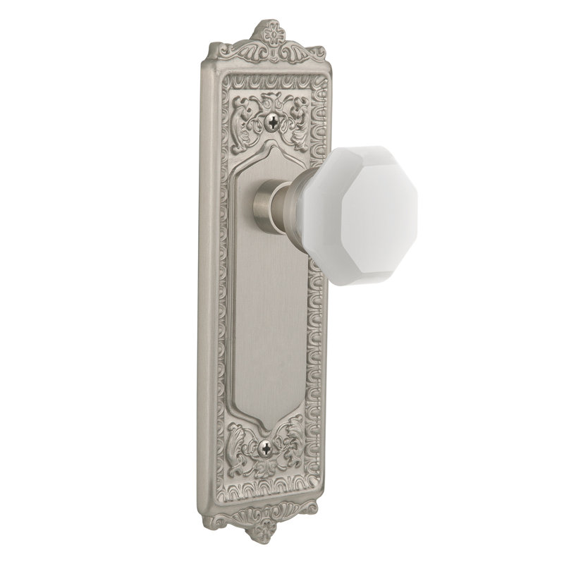 Assiette à œufs et à fléchettes avec bouton Waldorf, Nickel satiné, 2 3/4 po