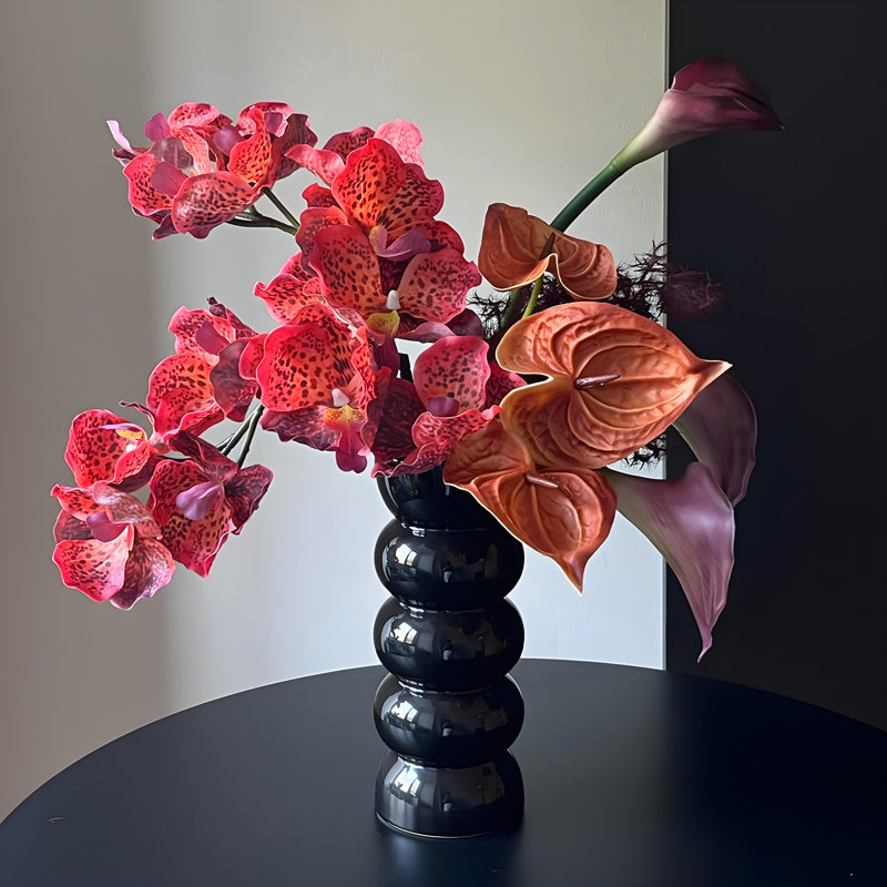 Ornements de fleurs simulées