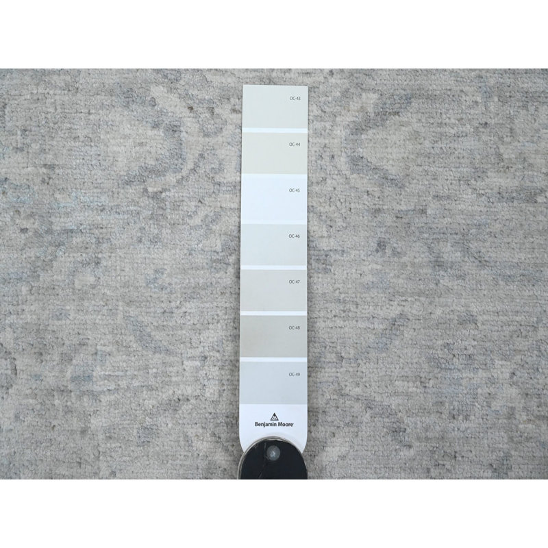 Tapis oriental gris 2 pi 10 po x 31 pi 9 po, gris délavé, avec motif sur toute la surface Heriz, laine tissée dense, noué à la main