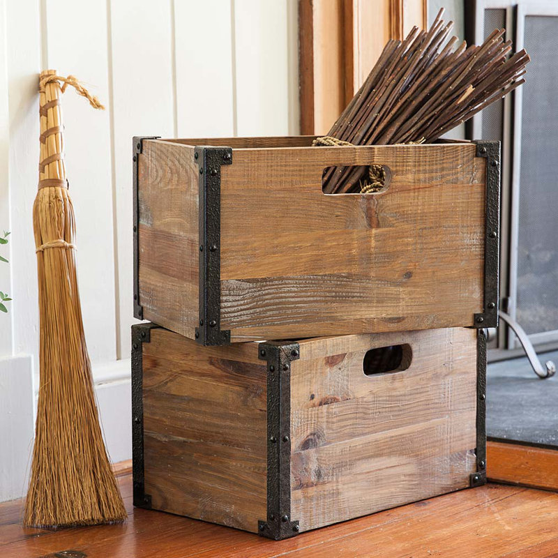 Ensemble de caisses en bois massif