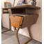 Bureau chic en bois massif: contraste moderne et utilitaire-109691261
