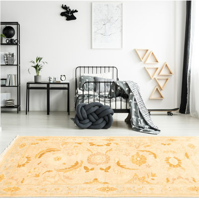 Tapis en laine beige à deux nœuds 3 pi 1 po x 5 pi 1 po one-of-kind-main-noué la 2010 Aelish