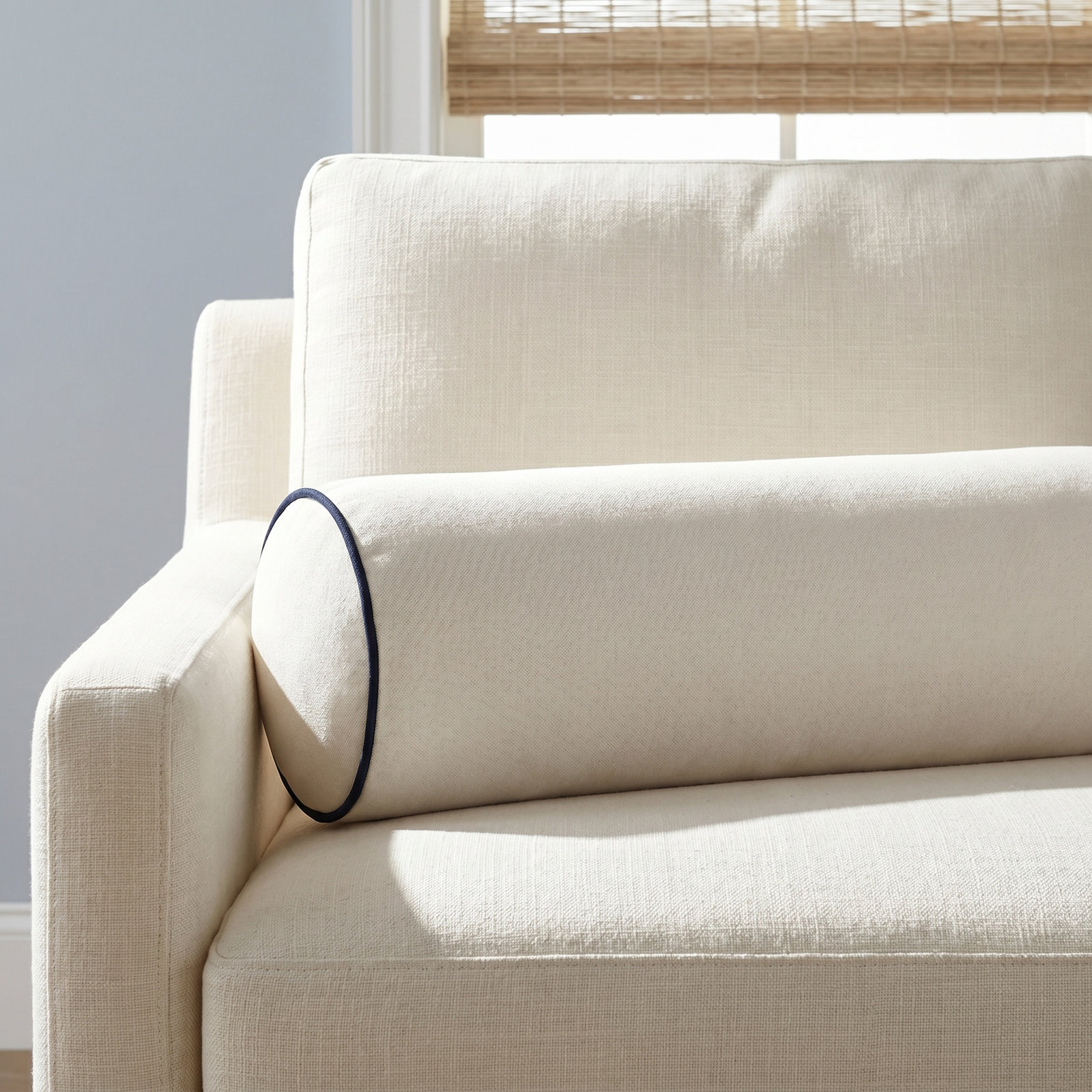 Rivie Indoor/Outdoor Throw Pillow