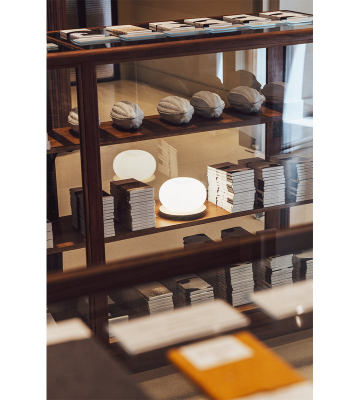 Knock Novelty Lamp