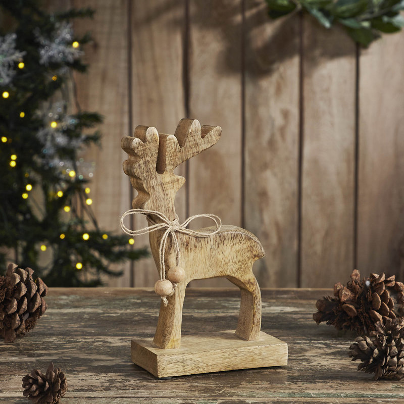 Figurine festive en bois de renne, H 8 po x l 4,5 po x P 2,5 po