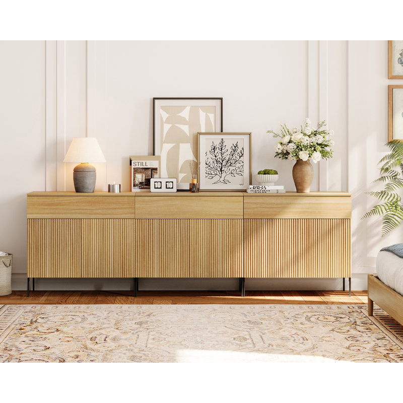 Ensemble de chambre à coucher WAMPAT 5 pièces avec 3 armoires de rangement et 2 tables de chevet avec chargeur, suite de chambre à coucher en bois cannelé avec tiroirs et portes, ensemble de rangement moderne assorti pour la chambre à coucher