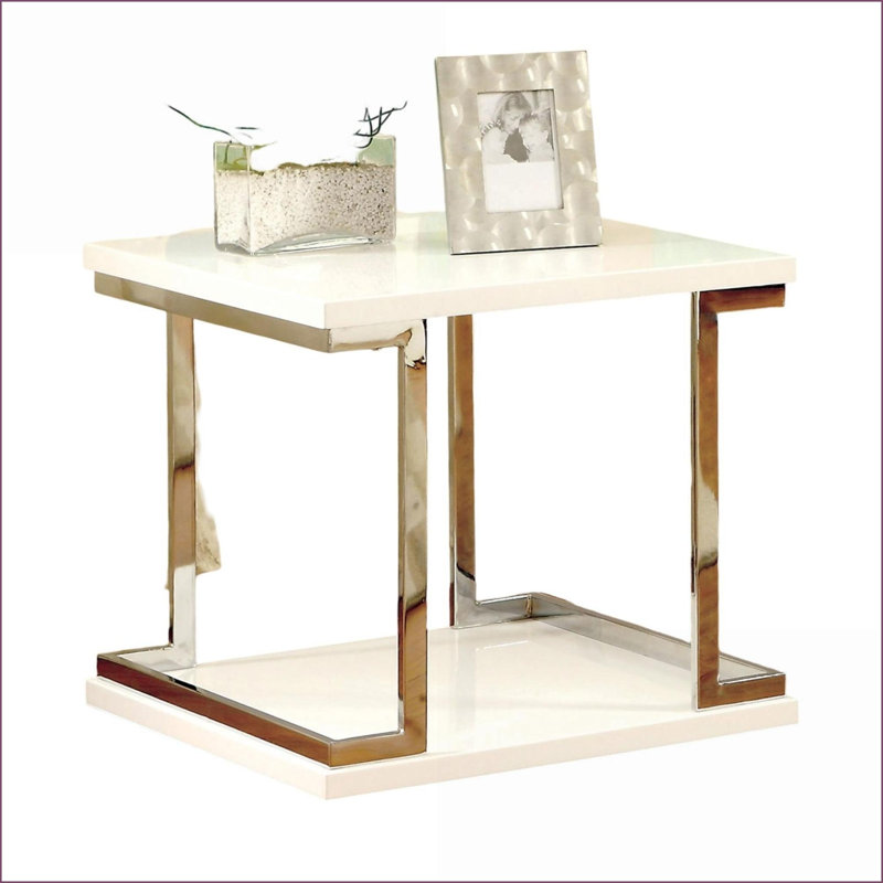 Table basse contemporaine blanche avec structure chromée et laque ultrabrillante, facile à nettoyer pour le salon