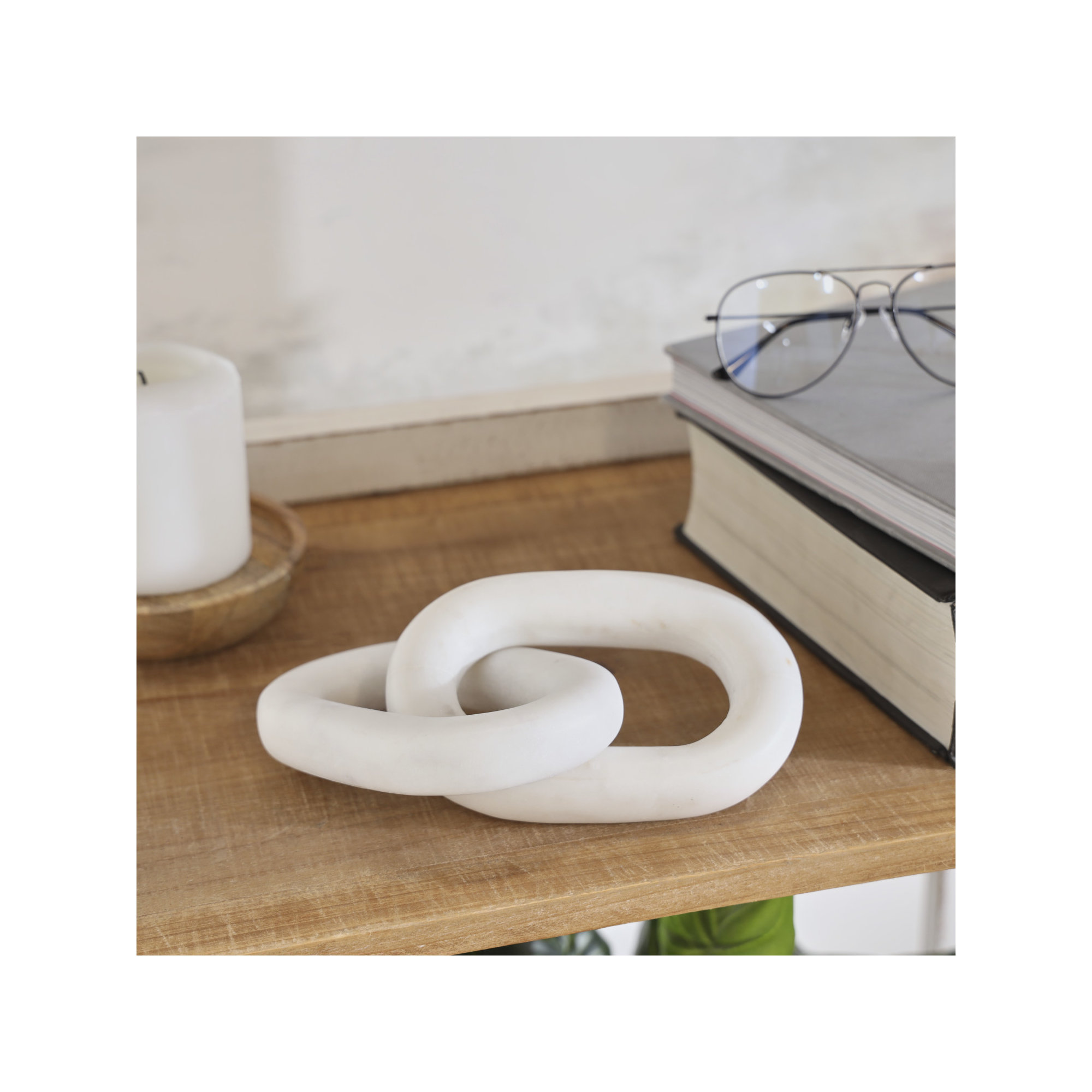 Magaret Chain Sculpture, 2.45" H x 8.85" W x 3.65" D, White