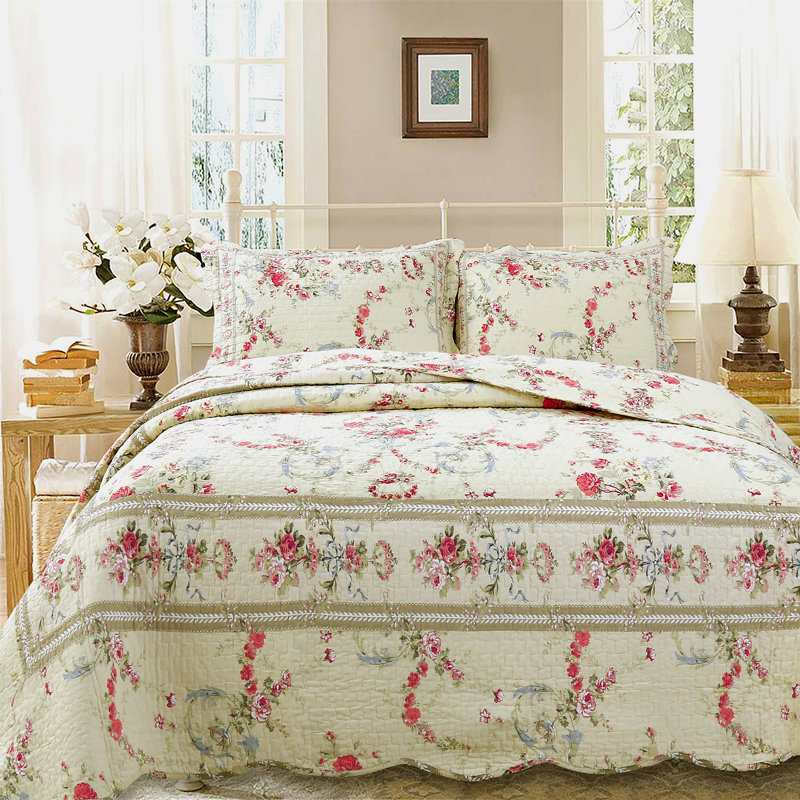 Rose Romance Traditional Cotton Floral Quilt, Queen Quilt + 2 Standard Shams