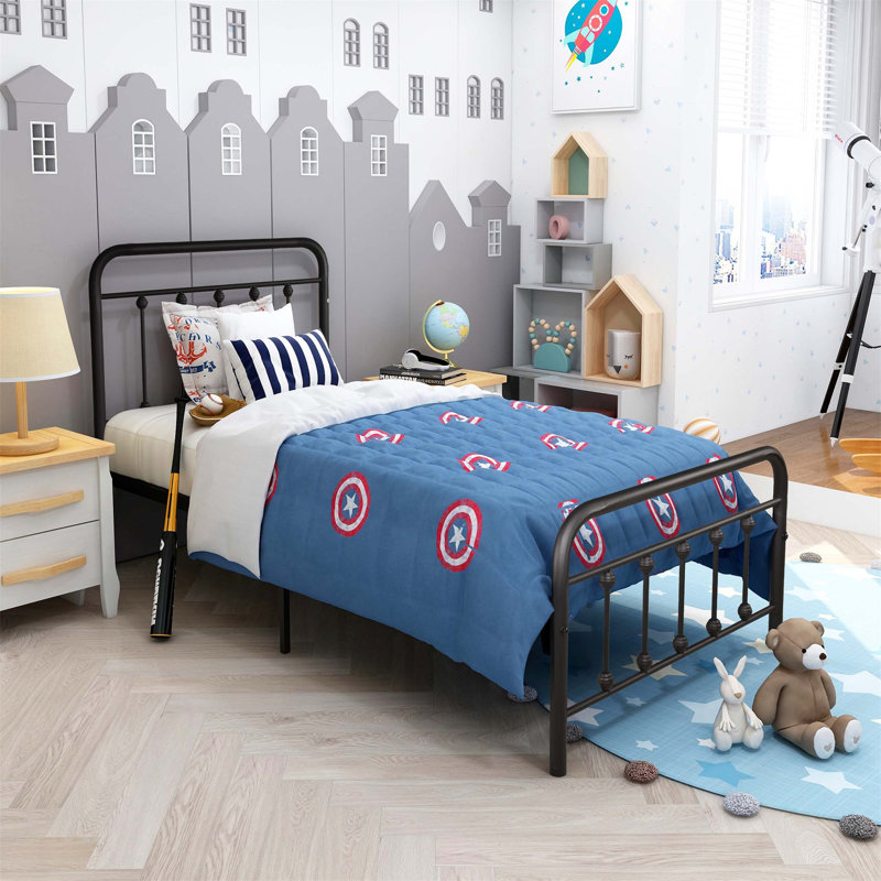 Structure de lit plateforme simple en métal avec tête de lit, pied de lit et rangement sous le lit de style victorien, aucun sommier tapissier nécessaire