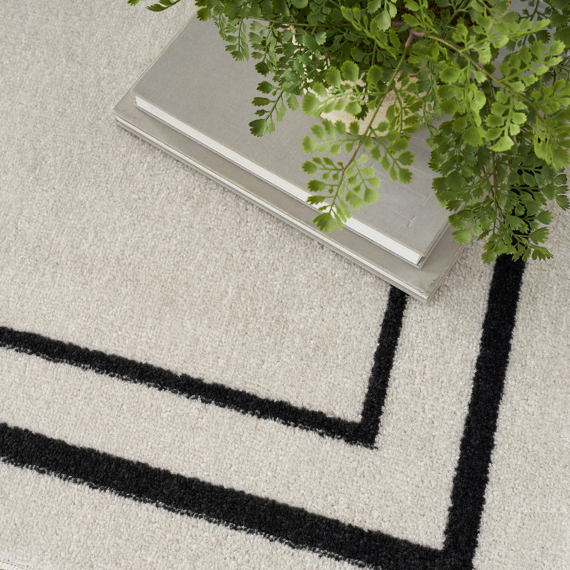 Arvell Abstract Machine Woven Chenille Indoor/Outdoor Area Rug in Off-White, Rectangle 6' x 9'