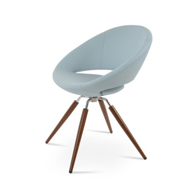 Chaise rembourrée à dossier croisé