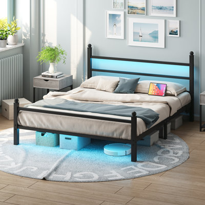 Cadre de lit Queen avec lumières DEL, lit plateforme en bois blanc avec tête de lit, sommier non requis