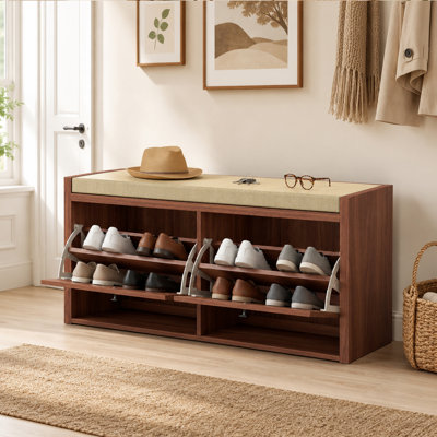 Banc de rangement à chaussures en rotin brun avec coussins rembourrés et 2 placards dissimulés, idéal pour couloir, salon, chambre ou entrée.