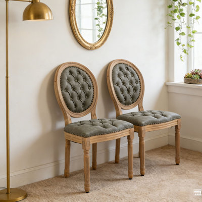 Chaise en bois massif