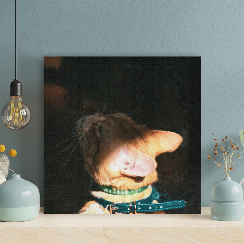 «Orange Tabby Cat Look Up - 1 pièce», reproduction d'impression sur toile tendue, H 32 po x l 32 po x P 2 po