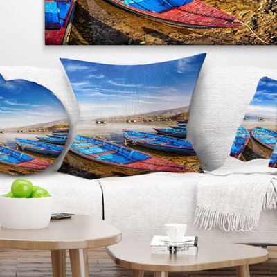 Bateaux bleus sous un ciel bleu - coussin imprimé bateaux