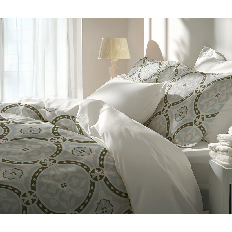 Aleah Comforter Set, Blue, King Comforter + 2 King Pillowcases