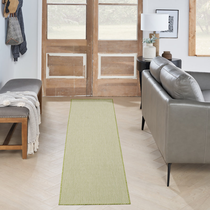 Tapis intérieur / extérieur vert Mccune, Tapis de couloir 2 pi 2 po x 10 pi