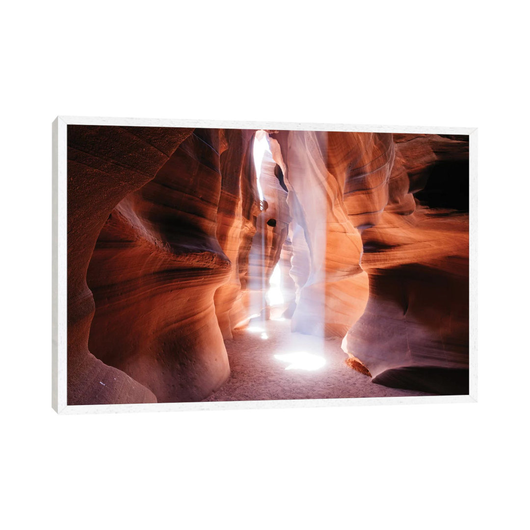 Leinwandbild - Fotografie "Beams of Light (Dance of Light), der Riss, Antelope Canyon, Navajo Nation, Arizona, USA" von ...