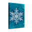 Motif de cristal de Noël flocon de neige sur fond bleu sarcelle-792055394