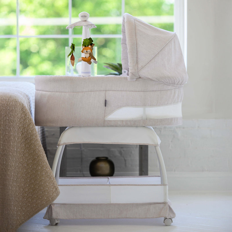 Bassinet with Bedding with Mattress, Wheat Melange