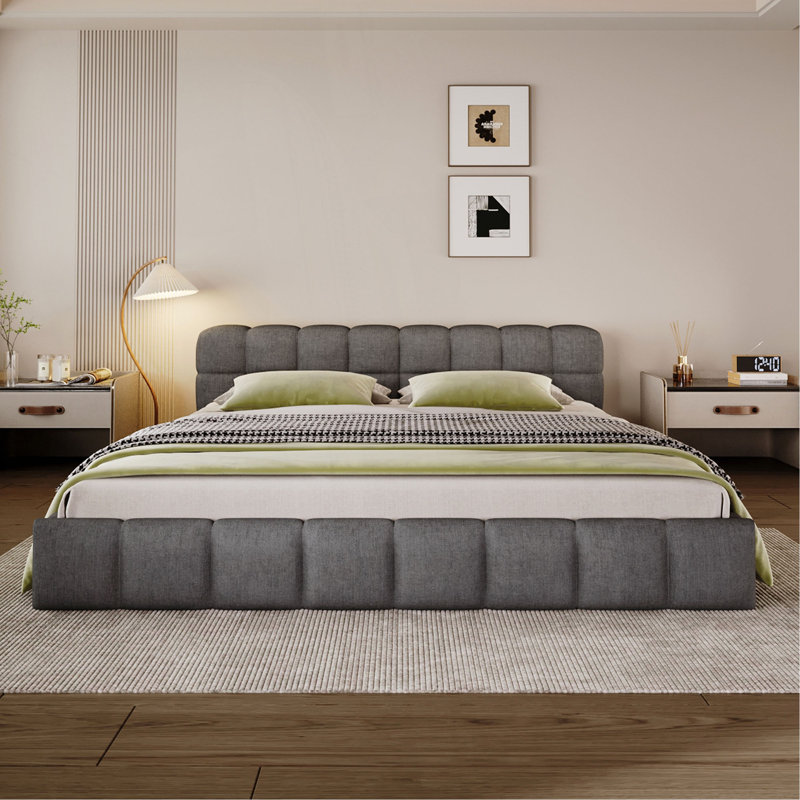Lit tapissier élégant en chenille beige avec motif damier, Très grand lit