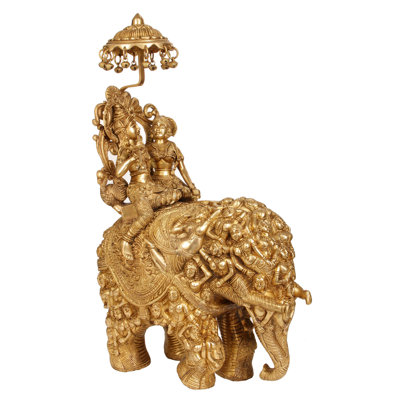 Radha et Krishna chevauchant des éléphants